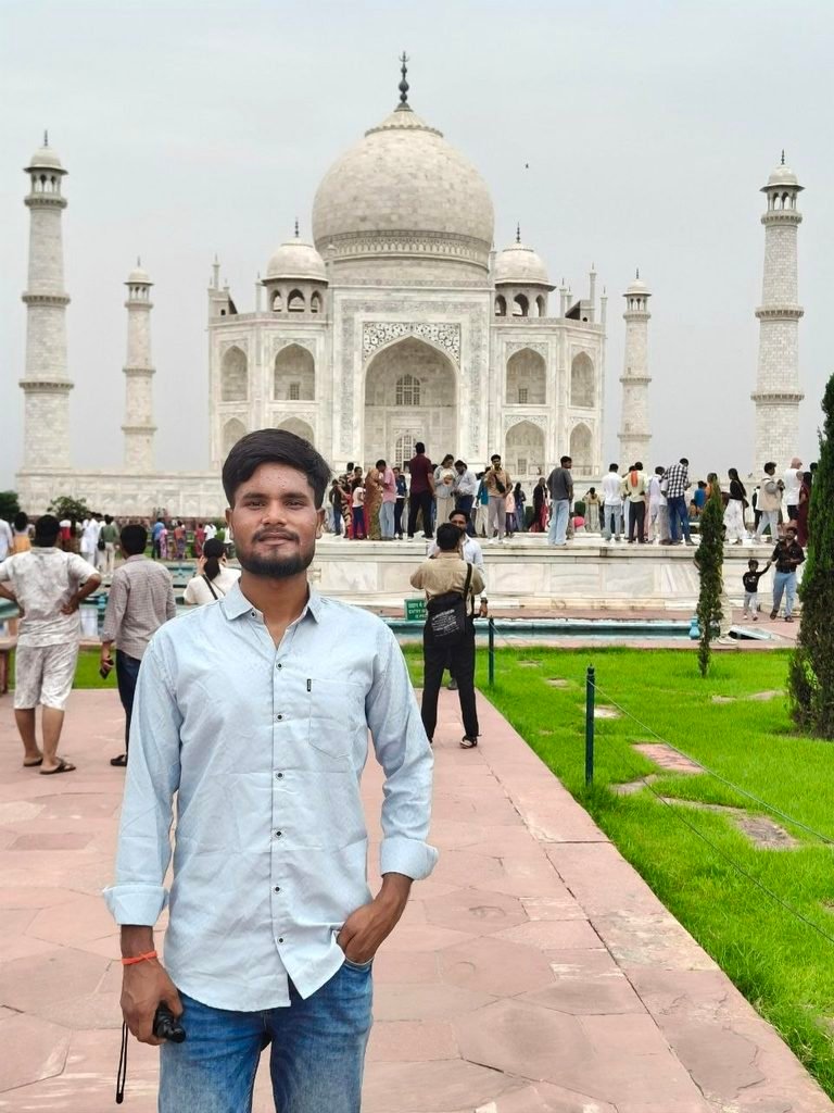 India Travel Buddy at Taj Mahal, Agra
